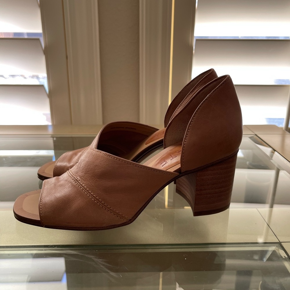 1.STATE
Women's Brown Gretta Sandal - Picture 5 of 7